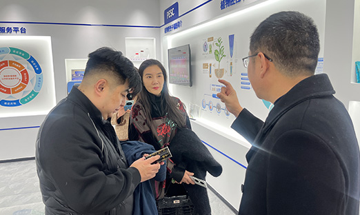 玖叶集团董事长齐中赫一行莅临言鼎集团，共绘大健康产业合作蓝图
