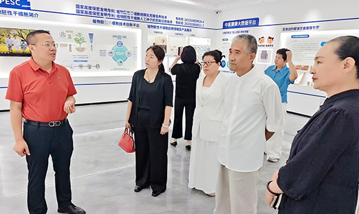 科技赋能大健康，携手共赢新未来——于宏君、王少青一行莅临言鼎集团洽谈合作