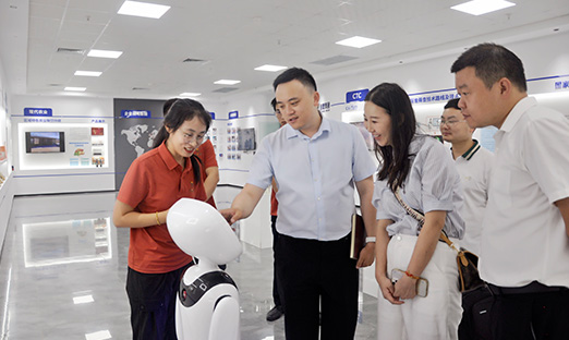 四川省乐山市驻京津冀招商局一行到访言鼎集团，共探大健康产业合作