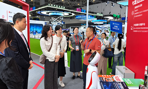 数贸会现场｜言鼎集团亮相第五届全球数字贸易博览会，数字健康技术闪耀国家级数字贸易舞台